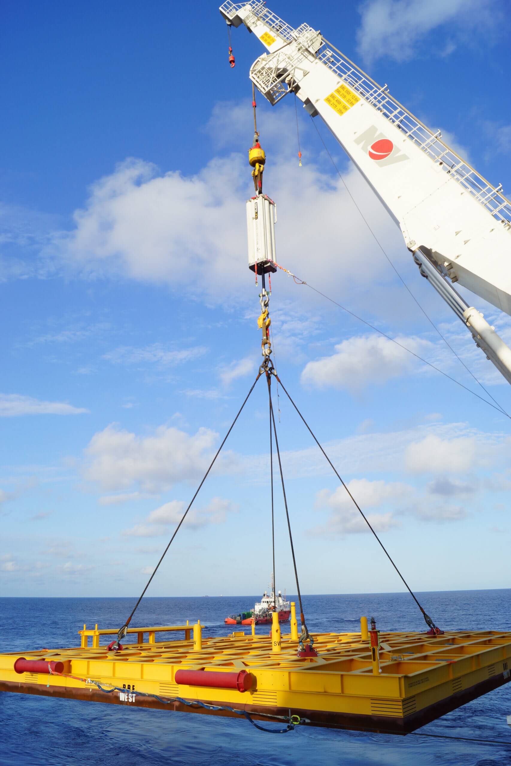 Adaptive passive heave compensator in action